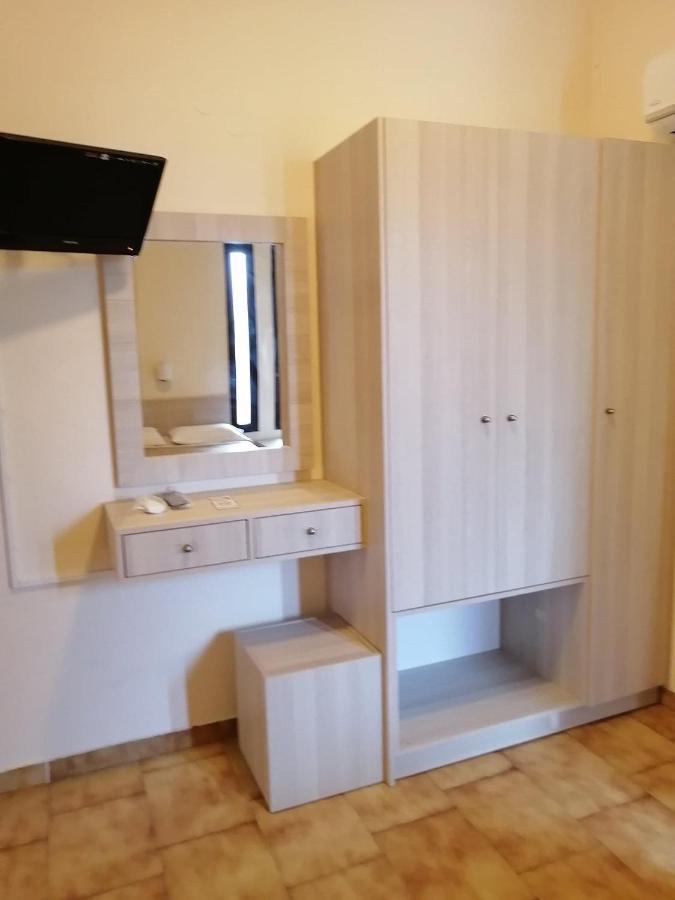 Iliana Apartments 耶奥伊乌波利斯 外观 照片